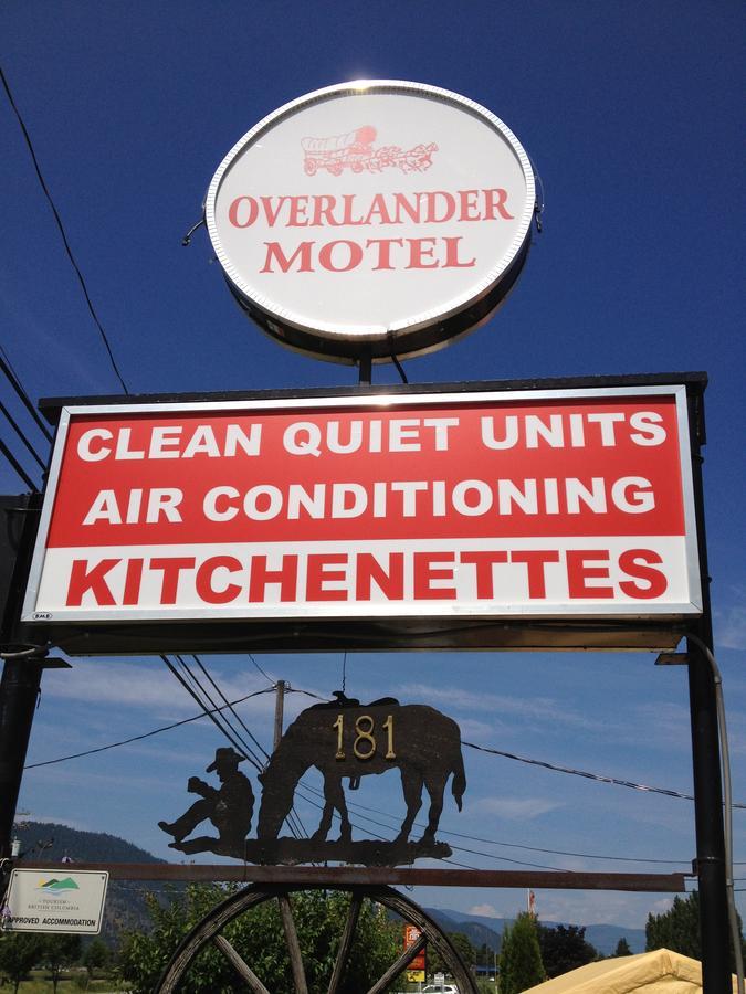 Overlander Motel Chase Exterior photo